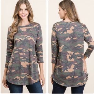 3/4 sleeve dark Camo top